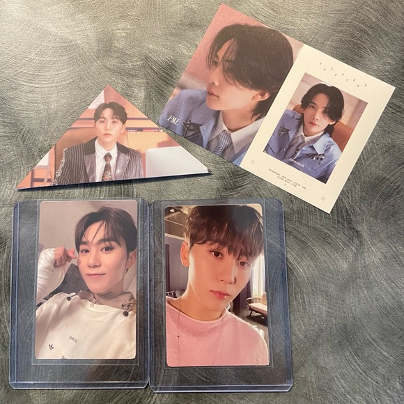 Seventeen FML 10th Mini Album Faded Mono Life Version + Seungkwan PC - Picture 2 of 3